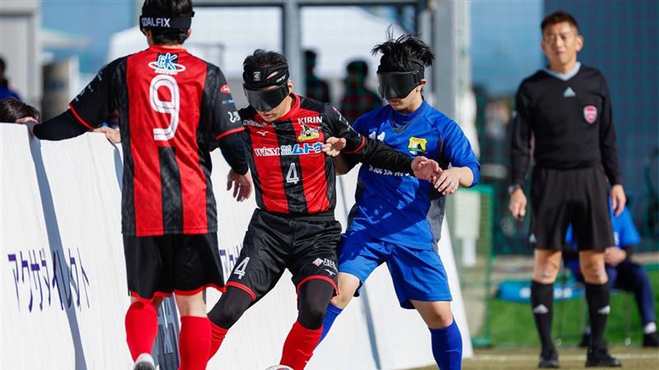 ブラインドサッカーの競技シーン